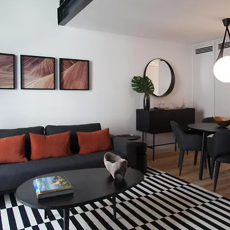 Апартаменти Flh Intendente Elegant Mezzanine With Balcony *