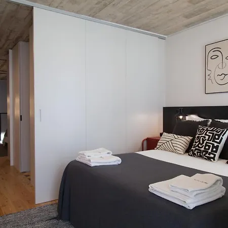 Flh Intendente Elegant Mezzanine With Balcony * Лиссабон